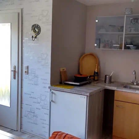בית נופש Comfy Bungalow In Fuhlendorf With Terrace Barbecue Garden