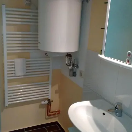 Comfy Bungalow In Fuhlendorf With Terrace Barbecue Garden בית נופש *